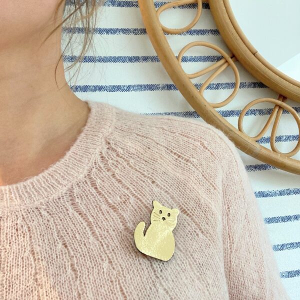Broche chat en cuir durable upcycled made in France - du vent dans mes valises