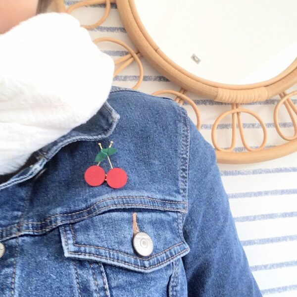 du vent dans mes valises - broche cerises rouge vert or cuir upcycled made in France