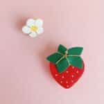broche brodée fraise des bois