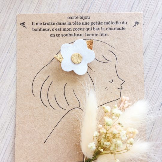 carte bijou florale, le portrait bohème, fleurs séchées et broche bijou blanche, fabrication artisanale française - du vent dans mes valises