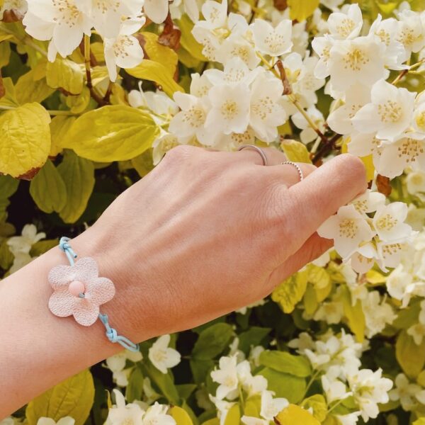 joli bracelet fleur coulissant avec lien coton et perle vintage bijou naturel mode durable © du vent dans mes valises 7