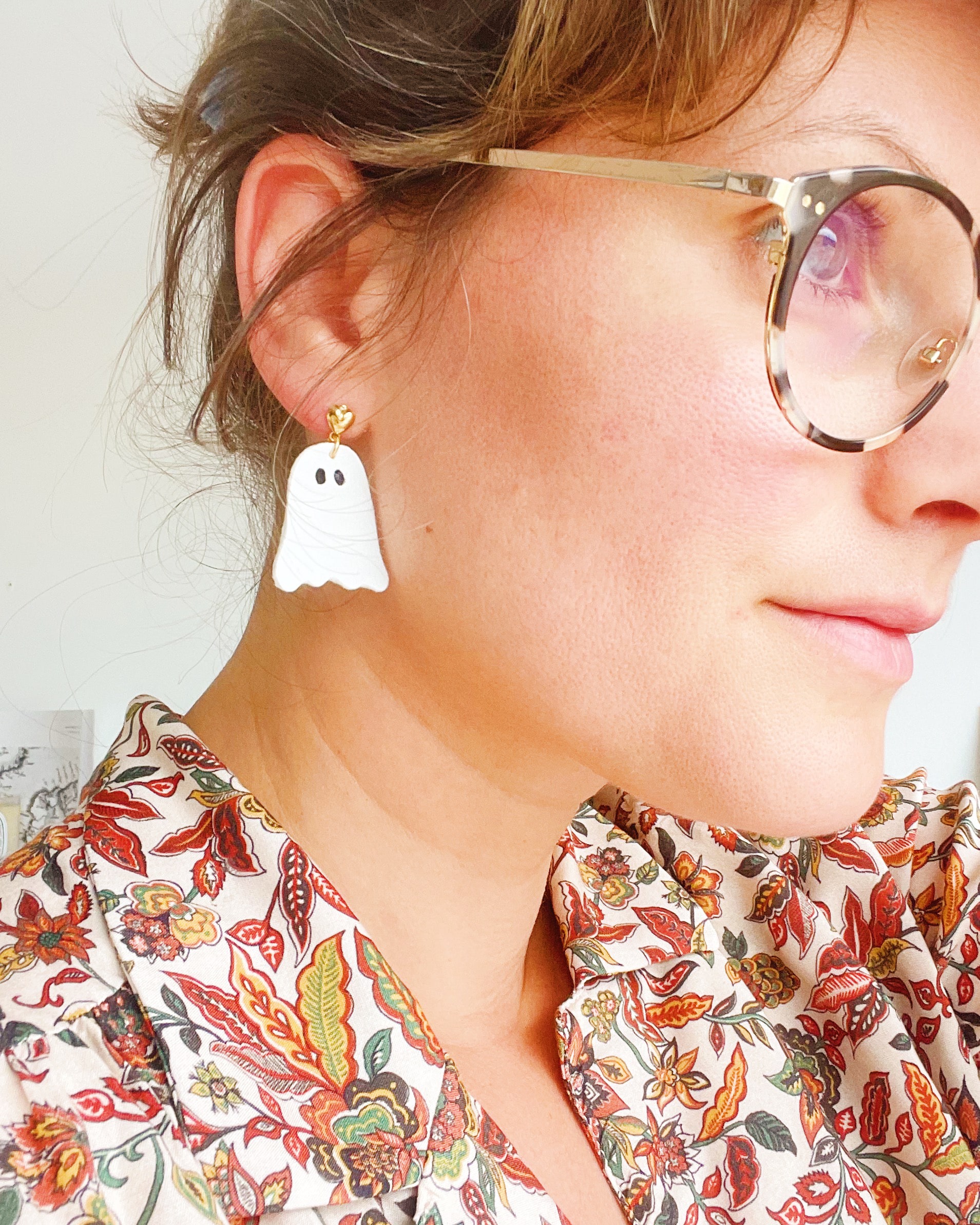 Les petits fantômes - boucles d'oreilles en cuir - du vent dans mes valises  - artisanat d'art sur la Côte d'Opale
