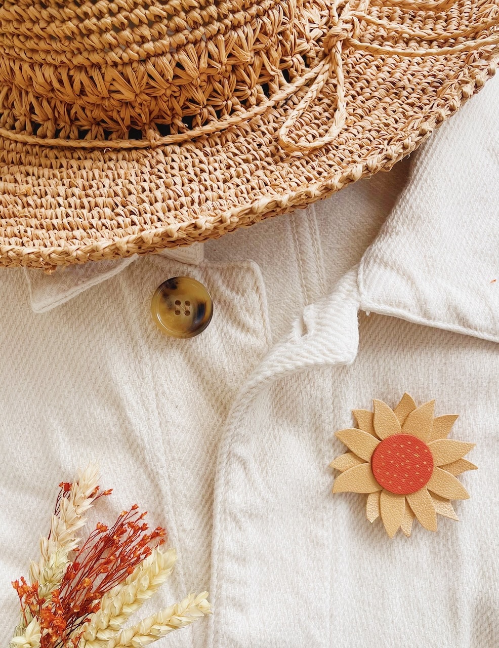 jolie broche tournesol fleur de soleil, une touche bohème chic et champêtre pour les robes et tenues d'été ©duventdansmesvalises 4