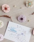 broche-florale-fleur-de-pavot-broderie-aiguille-bijou-createurs-made-in-France-en-cuir-du-vent-dans-mes-valises