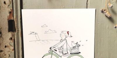 carte postale illustration poétique vélo champ de coquelicot vue sur mer - du vent dans mes valises