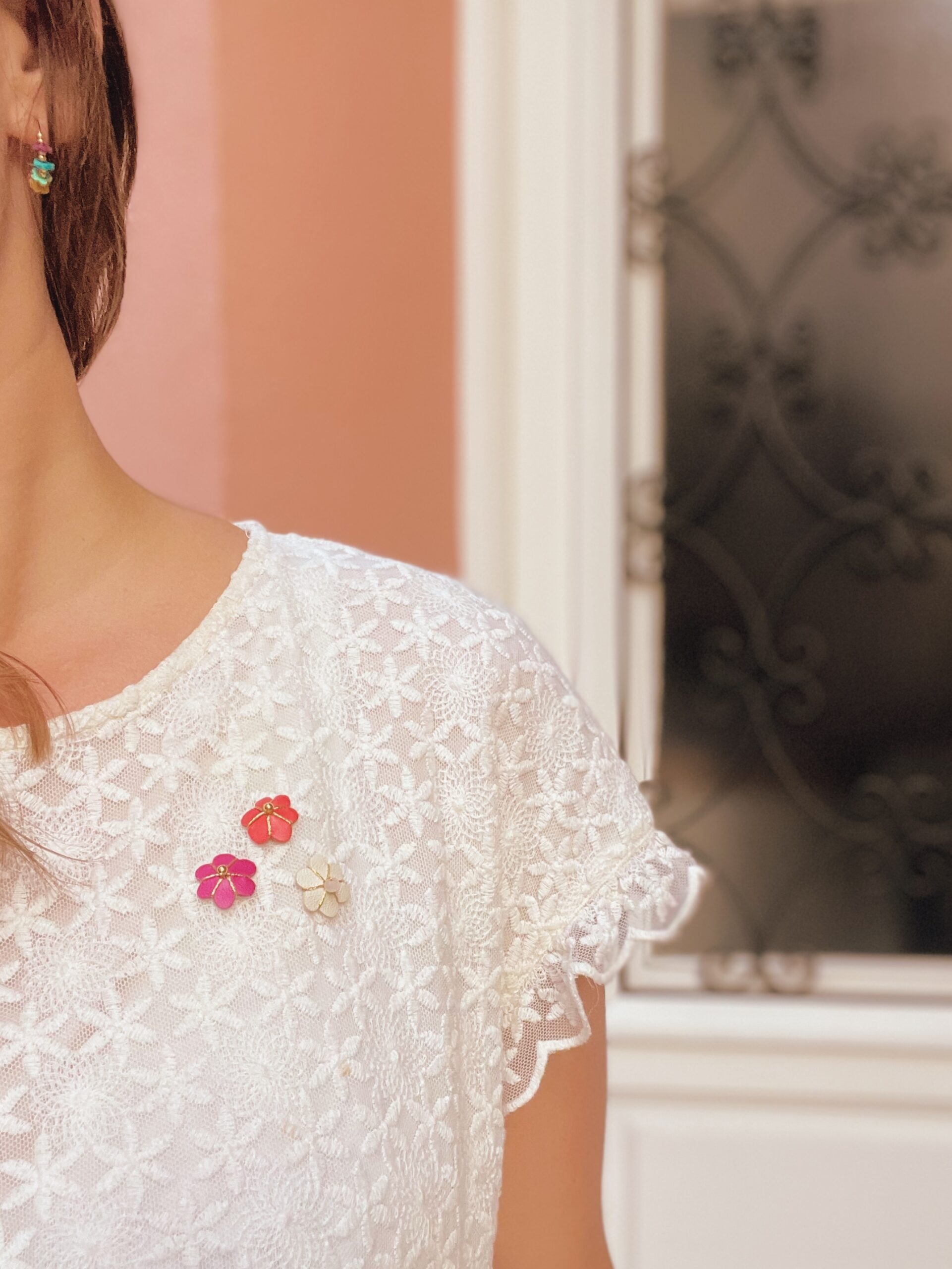 joli set de pin's fleurs bohème chic avec broderie et pierre fine fabrication française mariage et cérémonie © du vent dans mes valises 2