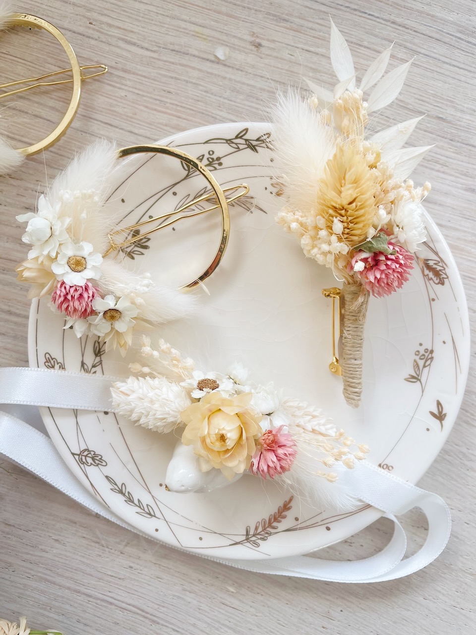 set d'accessoires mariage en fleurs séchées bohème champêtre chic pour la mariée, demoiselles d'honneur, témoins, invités © du vent dans mes valises 8