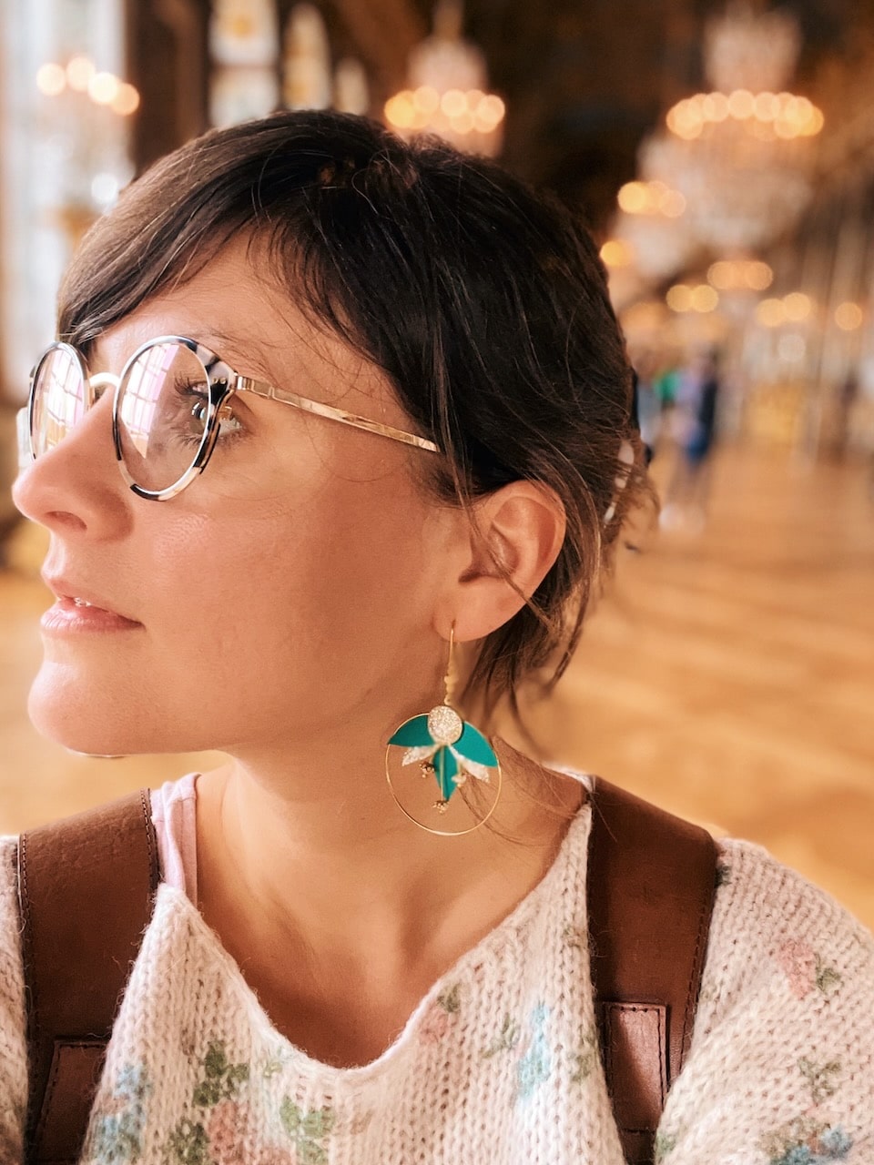boucles d'oreilles pendantes pétales de fleurs avec perles de nacre bijou made in France © du vent dans mes valises 2