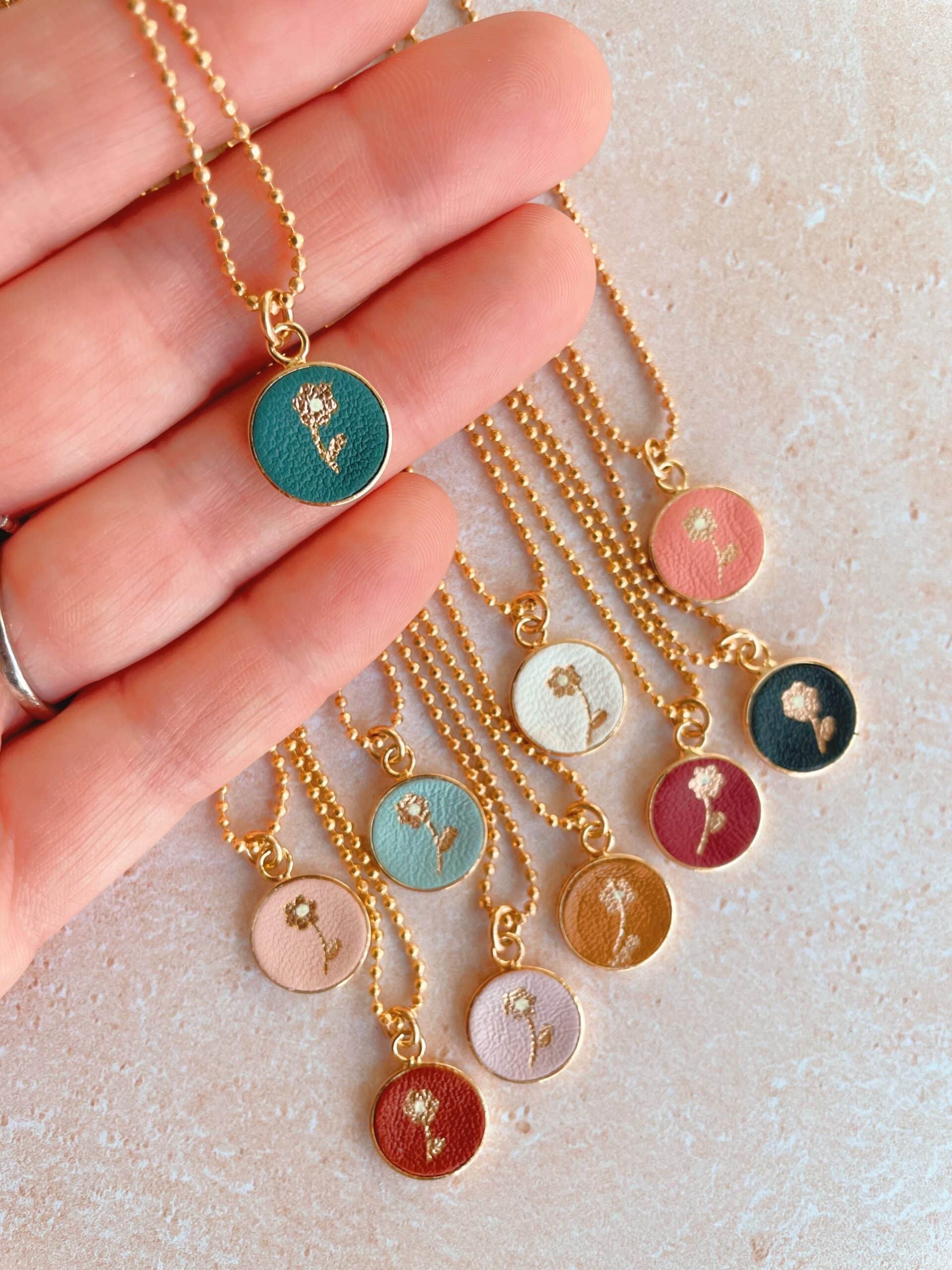 Collier le délicat du vent dans mes valises artisanat d'art