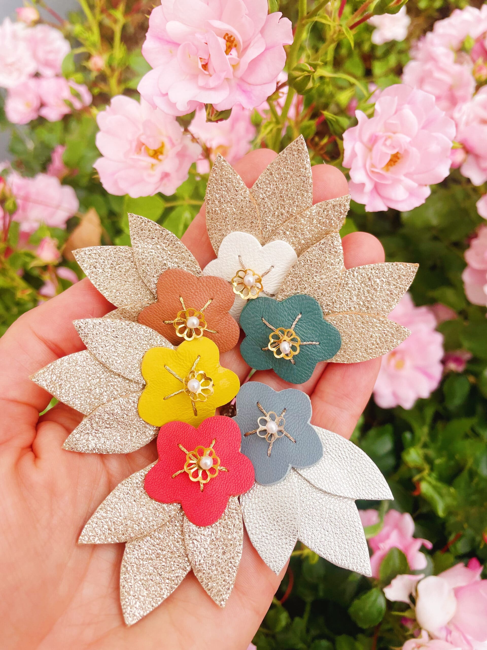 boucles d'oreilles fleurs bijou floral en cuir écoresponsable fabrication française © du vent dans mes valises5