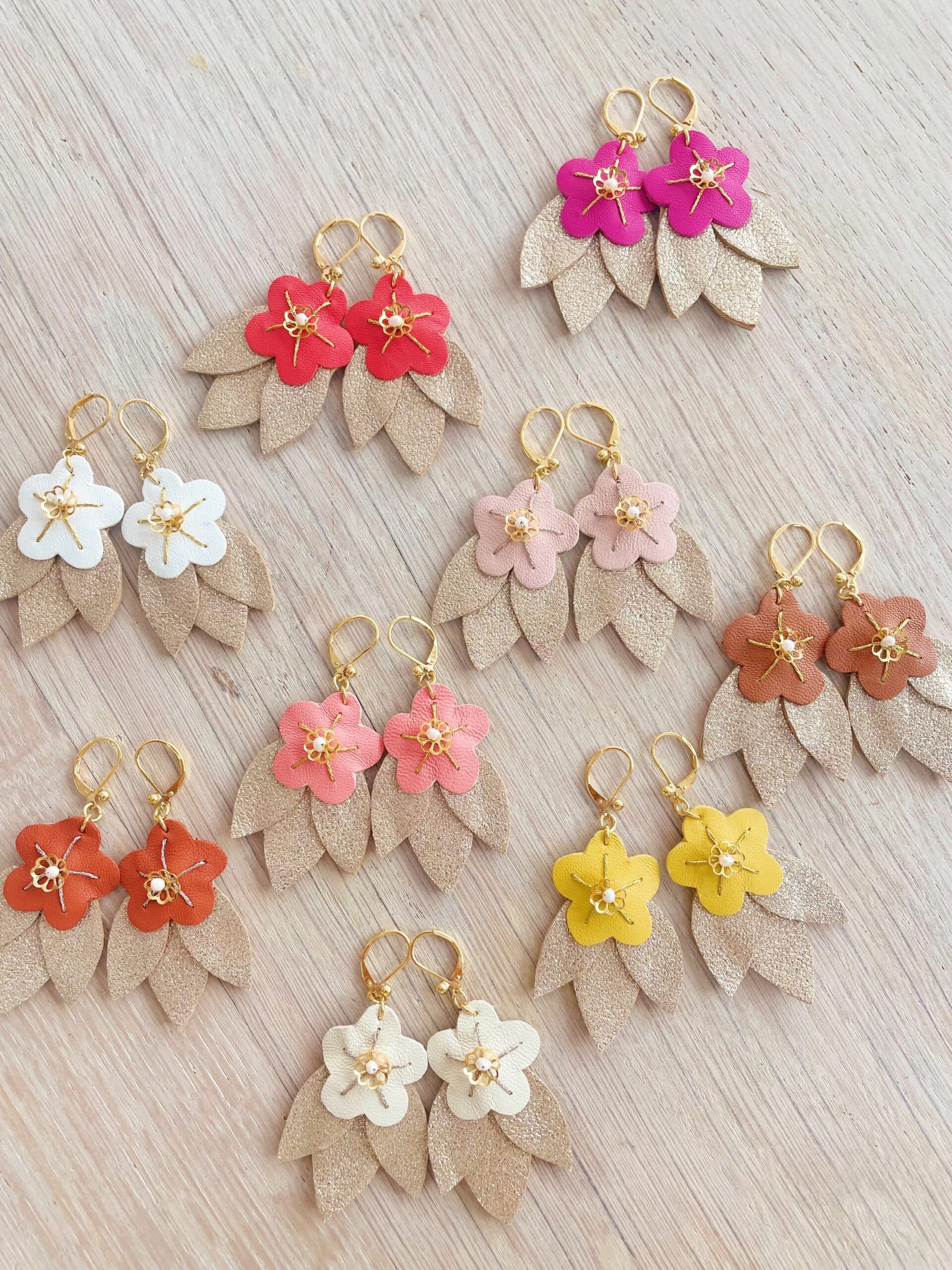 boucles d'oreilles pendantes dormeuses avec fleurs bijou floral made in France © du vent dans mes valises34