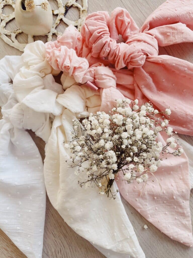 chouchou foulard voile de coton plumetis foulchie accessoire cheveux mariage et cérémonie © du vent dans mes valises 1