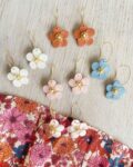 boucles d'oreilles créoles et fleurs bijou floral en cuir écoresponsable made in France © du vent dans mes valises 13