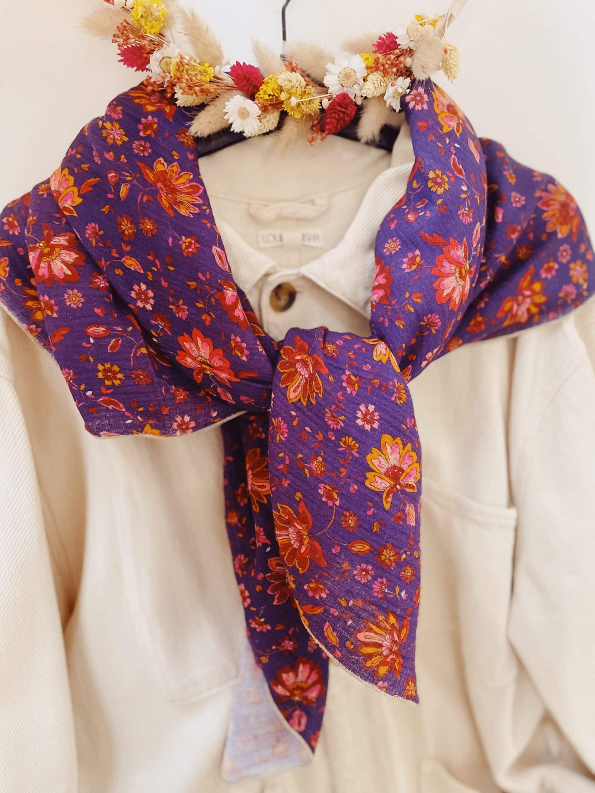 foulard fleuri tendance femme accessoire made in France en coton imprimé fleurs et paisley façon block print indien © du vent dans mes valises 11
