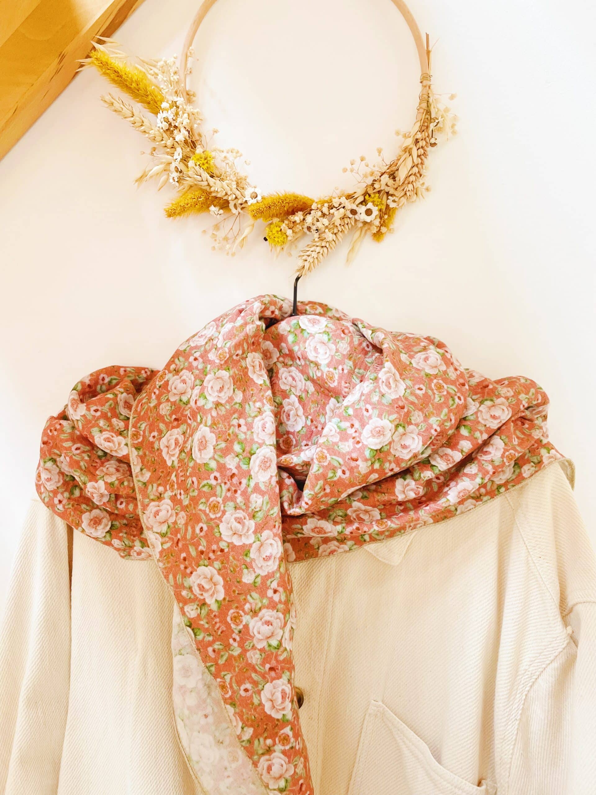 foulard fleuri tendance femme accessoire made in France en coton imprimé fleurs et paisley façon block print indien © du vent dans mes valises 15