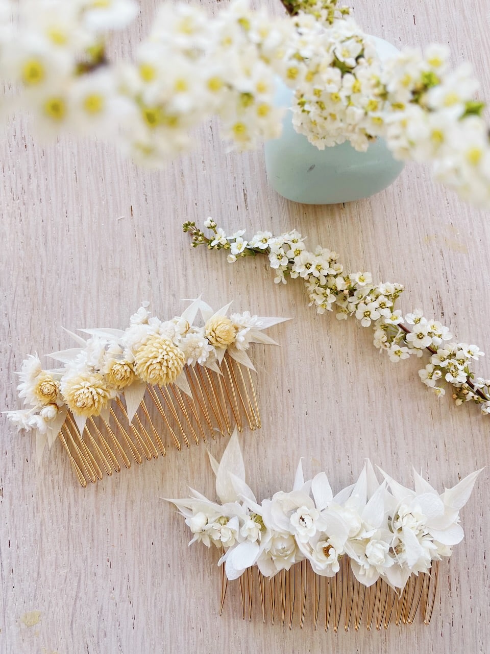 accessoires cheveux peigne fleurs séchées pour coiffure mariage bohème champêtre et communion © du vent dans mes valises 2