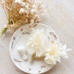 boutonnière en fleurs séchées broche bijou floral mariage et cérémonie civile © du vent dans mes valises 3