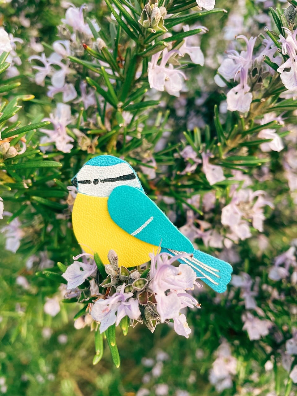 jolie broche brodée mésange oiseau des jardins messager d'amour confection française © du vent dans mes valises 11