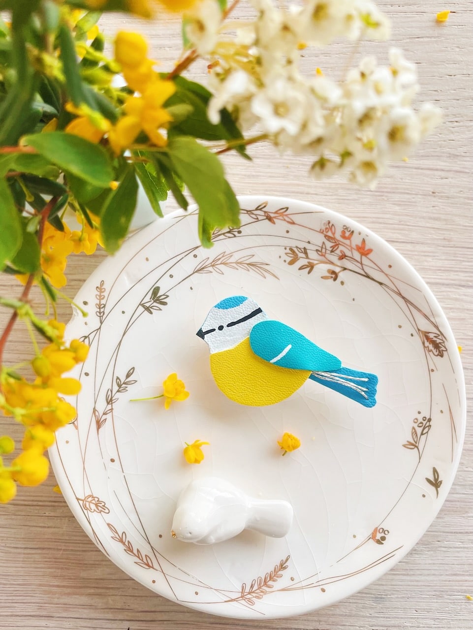 jolie broche brodée mésange oiseau des jardins messager d'amour confection française © du vent dans mes valises 7
