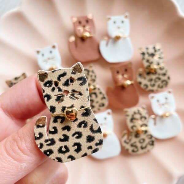 broches chatons mignons en cuir