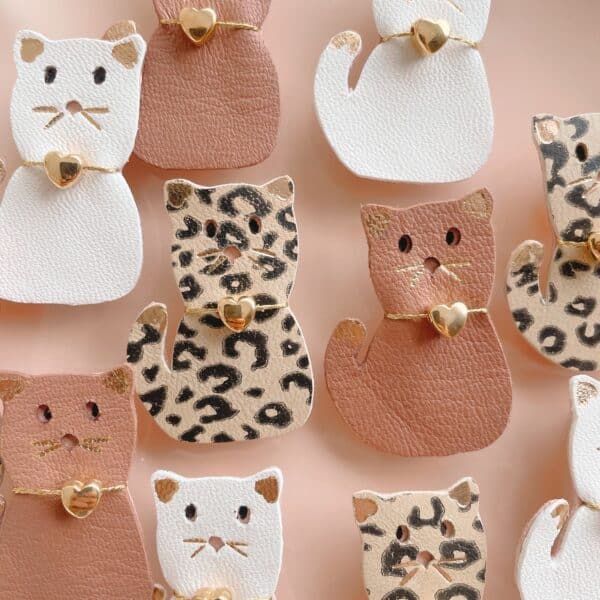 broches chatons mignons en cuir