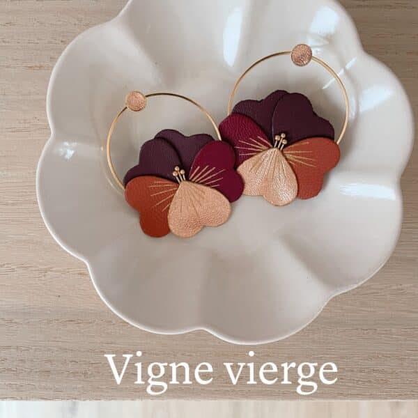 Paire de boucles d’oreilles pensées en cuir prune, magenta et rouille, coloris Vigne vierge
