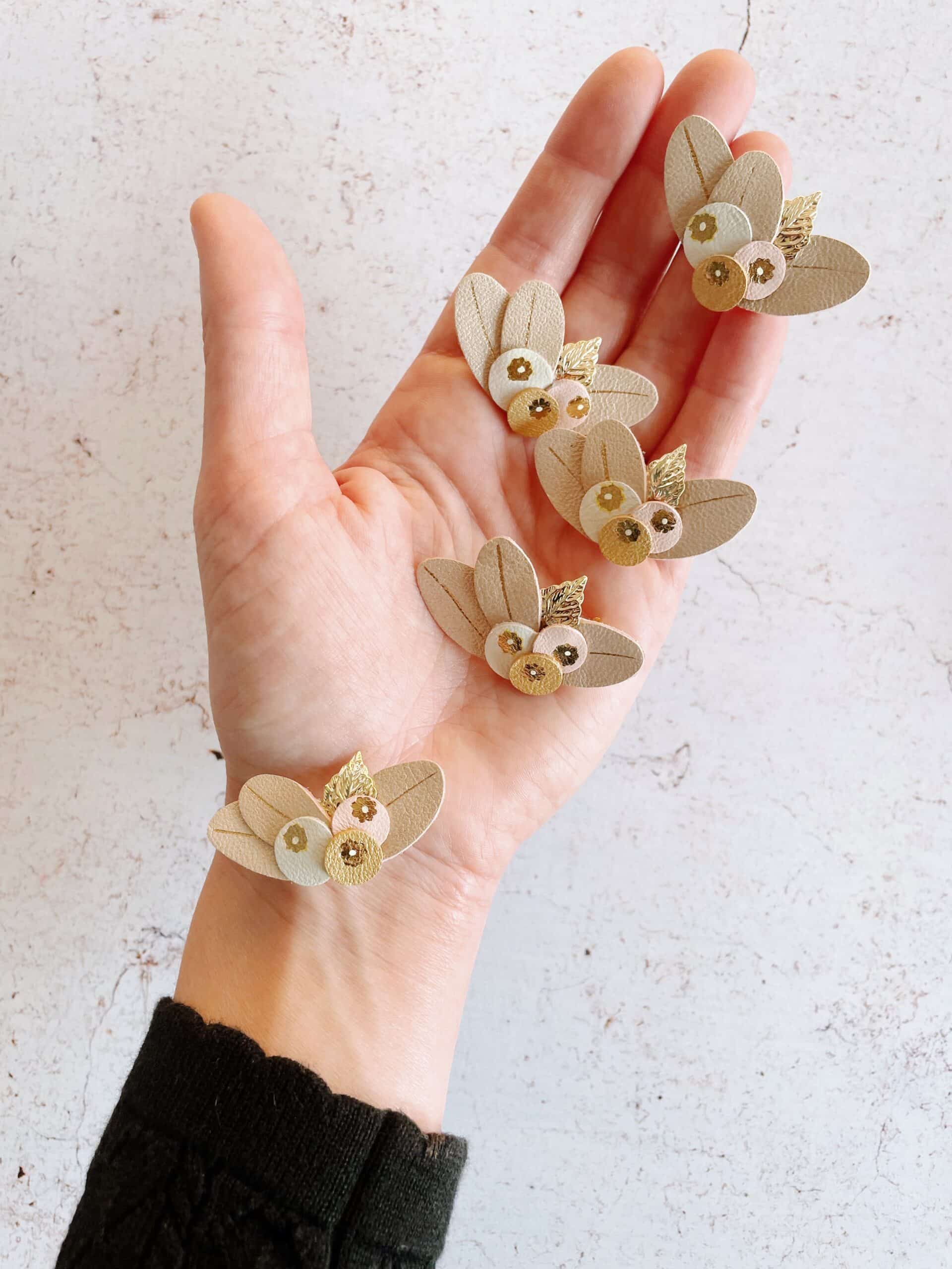 Les précieuses baies, broche bijou floral- du vent dans mes