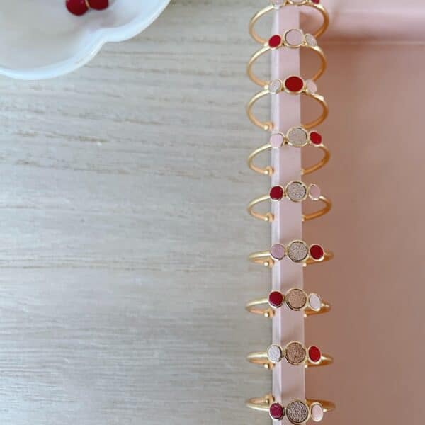 10 bagues Confetti en cuir surcyclé, compositions uniques, édition limitée