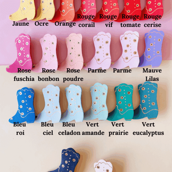 Broche en forme de botte, santiag avec des fleurs dorées fabrication artisanale française marque du vent dans mes valises