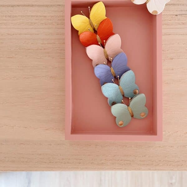 Broches papillon colorées fait main, blanc rose poudré jaune orange vert amande bleu ciel irisé lilas