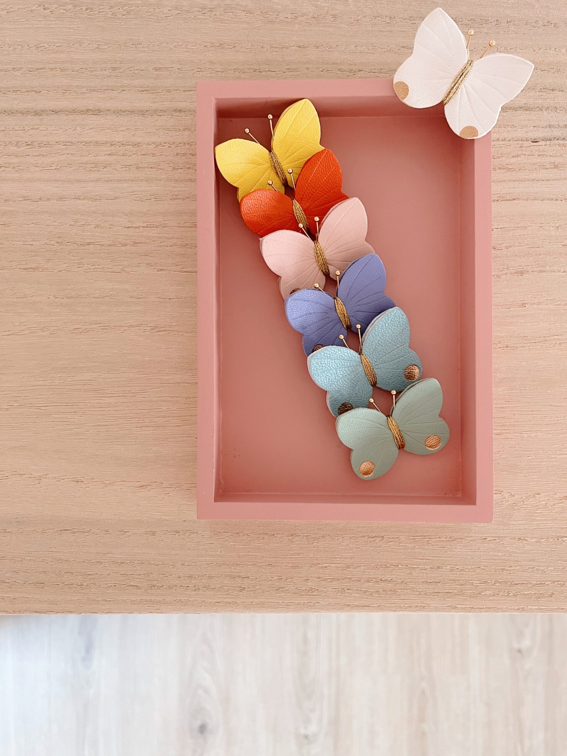 Broches papillon colorées fait main, blanc rose poudré jaune orange vert amande bleu ciel irisé lilas